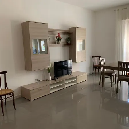 公寓 Miniga House *